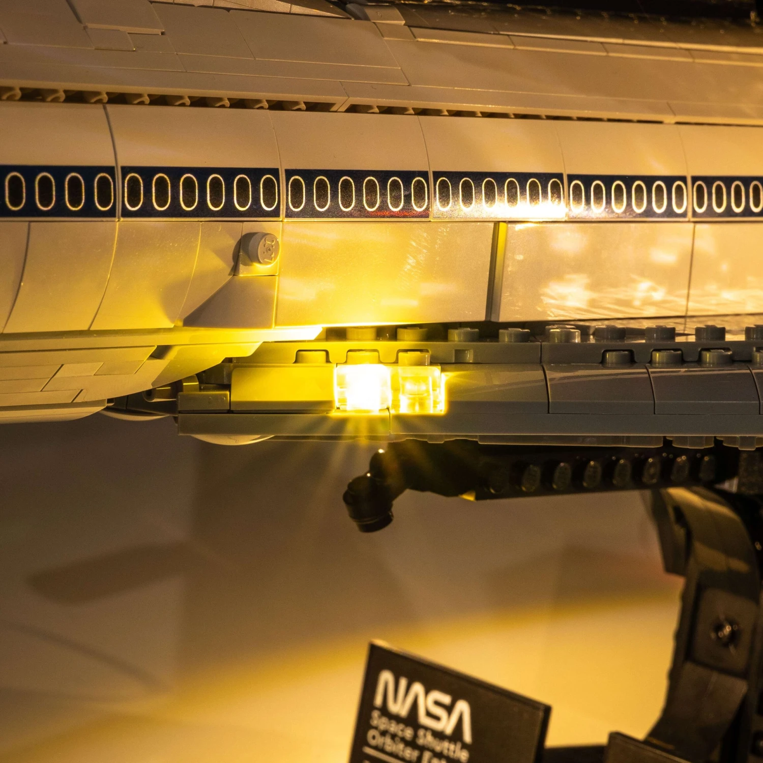 LEGO® Shuttle Carrier Aircraft #10360 DIY Light Bundle(Lego Shuttle Carrier Aircraft 10360 Diy Light Bundle) 4 LEGO® Shuttle Carrier Aircraft #10360 DIY Light Bundle(Lego Shuttle Carrier Aircraft 10360 Diy Light Bundle) - Image 2